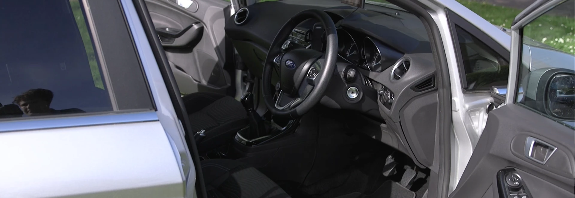 How to safely clean and disinfect your car